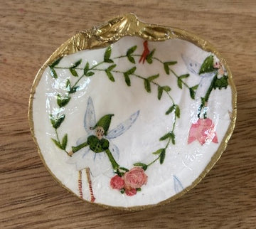 Decoupaged Mini Clam Shell Jewelry/Trinket Dish (Fairies)