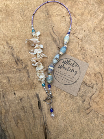 Front clasp paperbead necklace