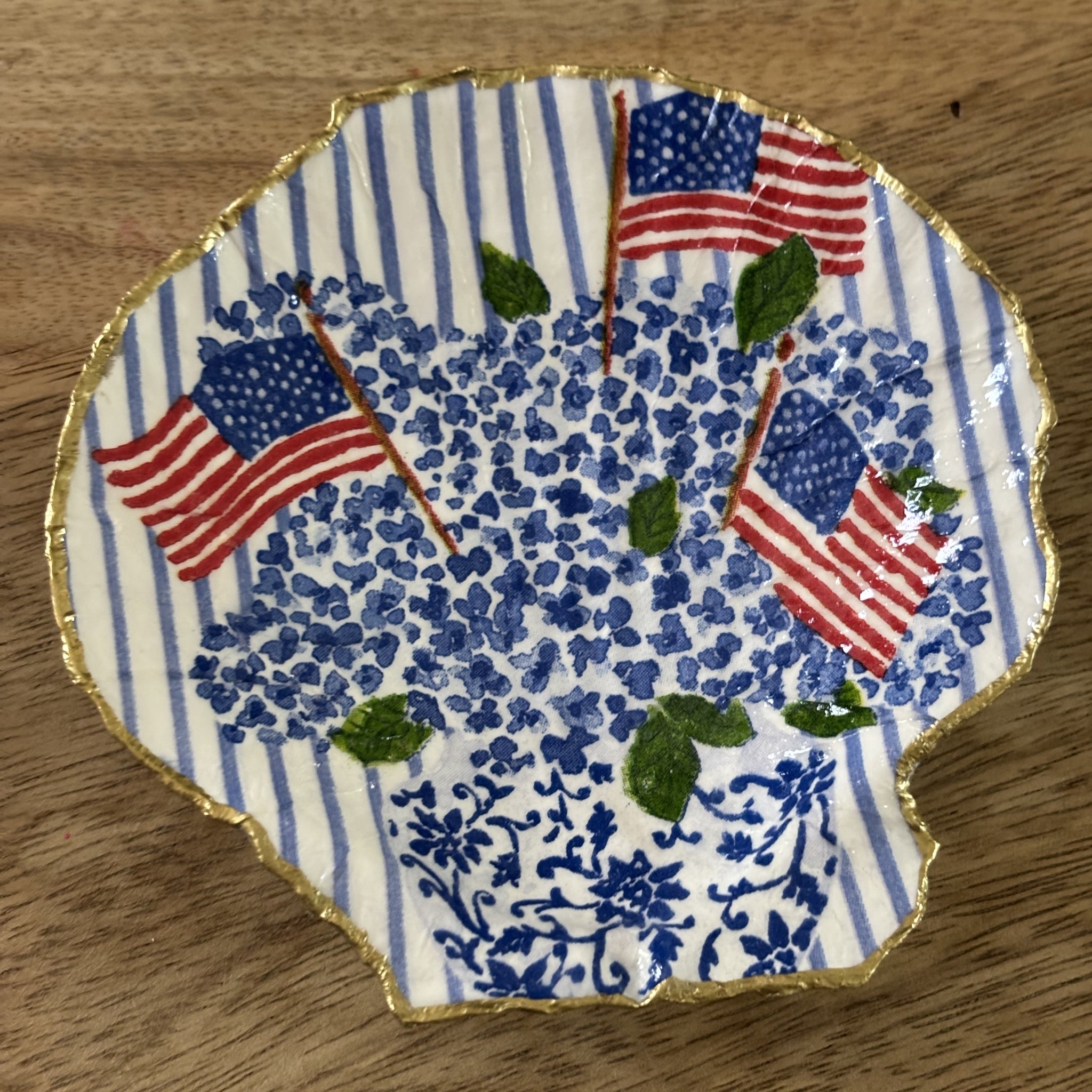 Decoupaged Scallop Shell Jewelry/Trinket Dish - Hydrangeas & American Flags