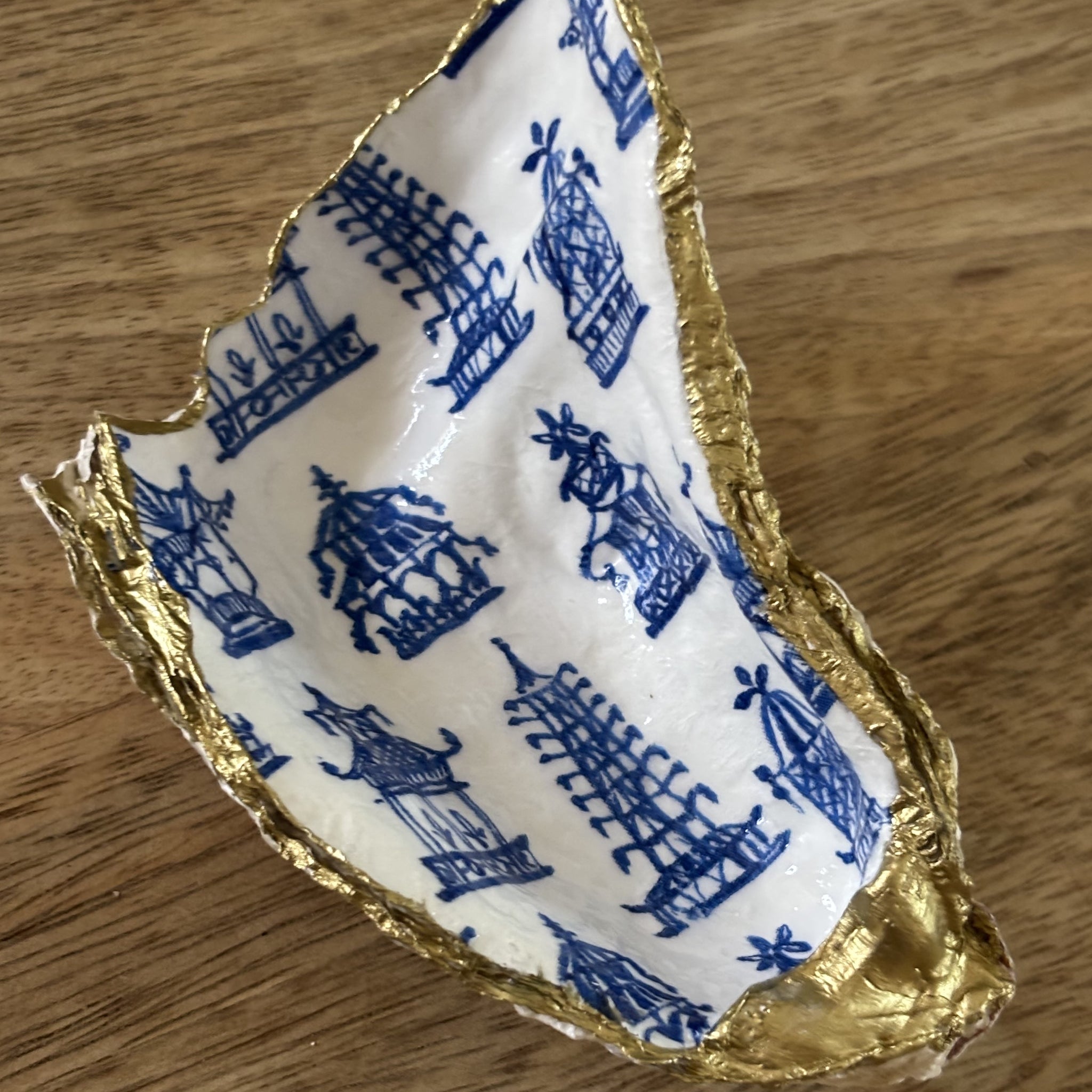 Decoupaged Oyster Shell Jewelry/Trinket Dish - Blue & White Chinoiserie (Pagodas)