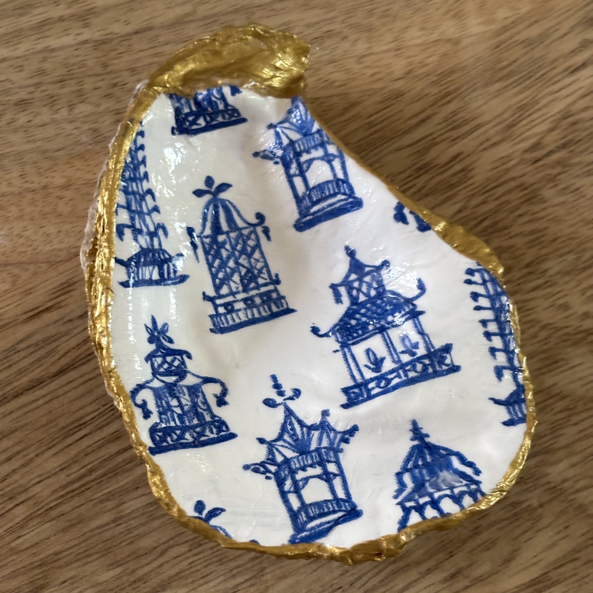Decoupaged Oyster Shell Jewelry/Trinket Dish - Blue & White Chinoiserie (Pagodas II)