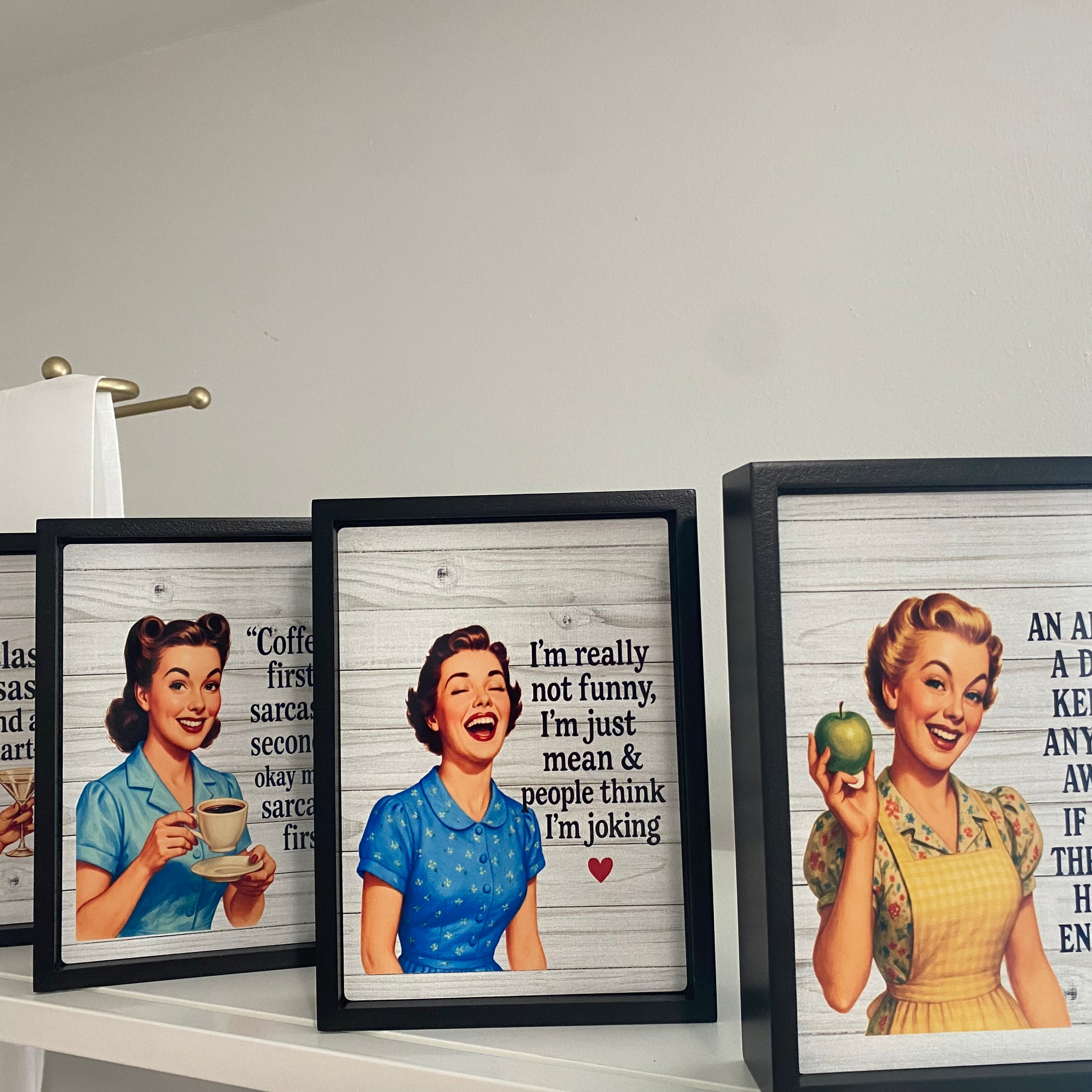 Retro Housewife Box Sign