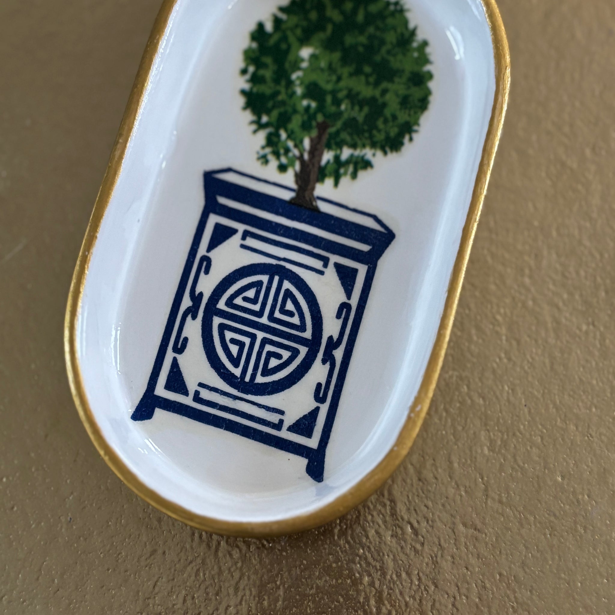 Small oblong trinket/soap dish