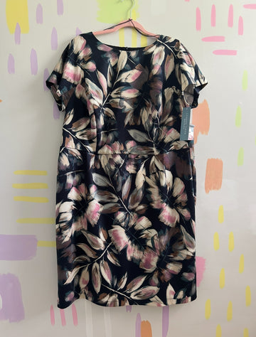 London Times Woman Black and Pink Abstract Floral Dress - Size 18W