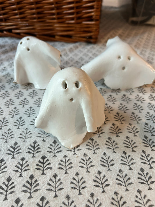 Ceramic Ghost - add your own tea light inside for a spooky good time!