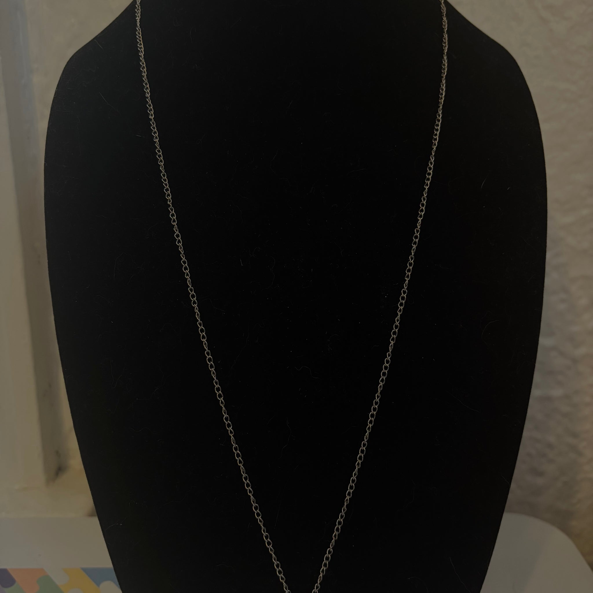 Chromatic necklace