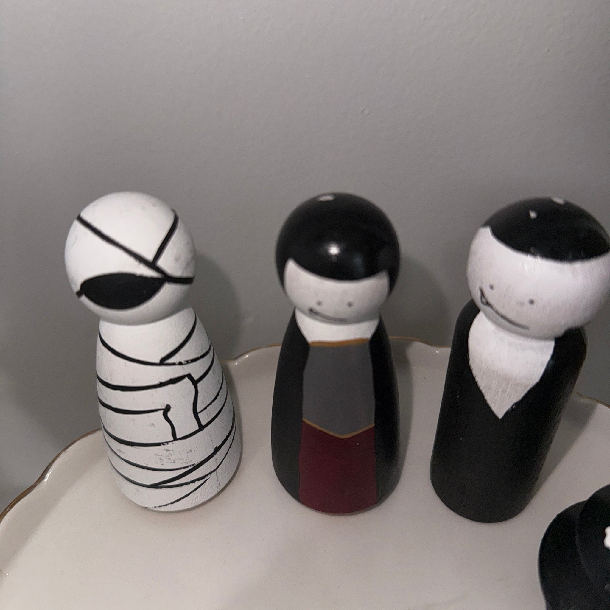 Hwn wood doll